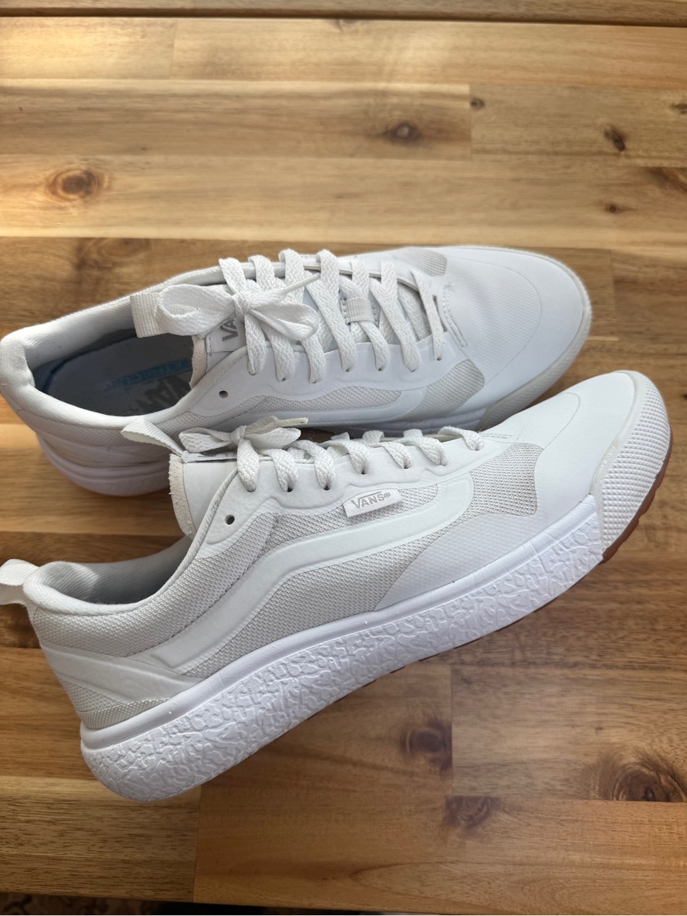 Vans UltraRange Men's White Low-Top Sneakers